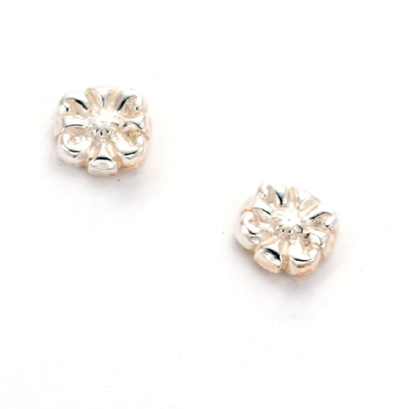 Pearl - Set Minimalist Stud Earrings in White for a Classic and Elegant AppearanceLittles Daisy Stud