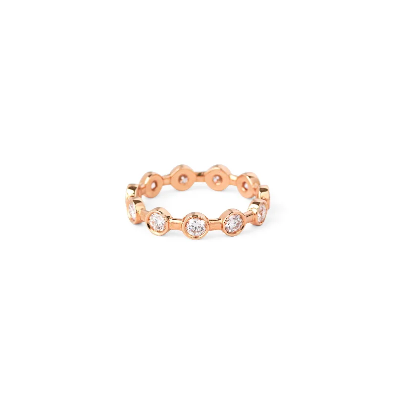 Two - Tone Gold and Silver Wedding Bands with a Twist Design for a Contemporary and Eye - Catching StyleOn the rocks 18K Rosegold Ring w. Diamonds