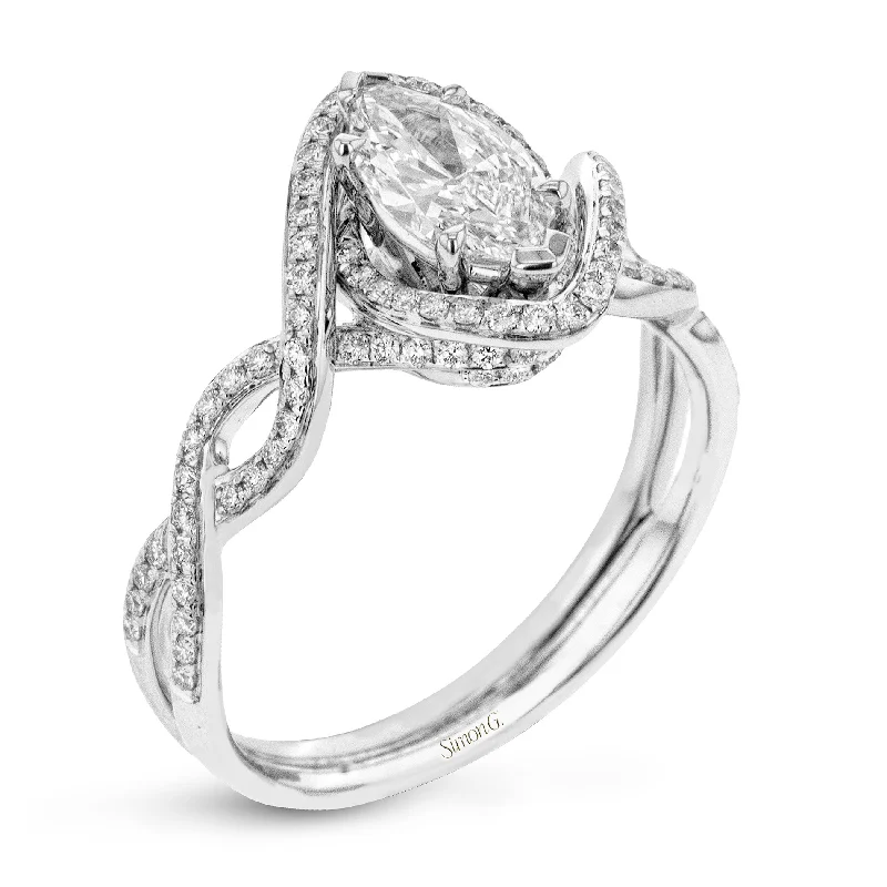 Solitaire Engagement Rings with a High - Clarity Round Diamond and Tapered BandMarquise-Cut Criss-Cross Engagement Ring In 18k Gold With Diamonds