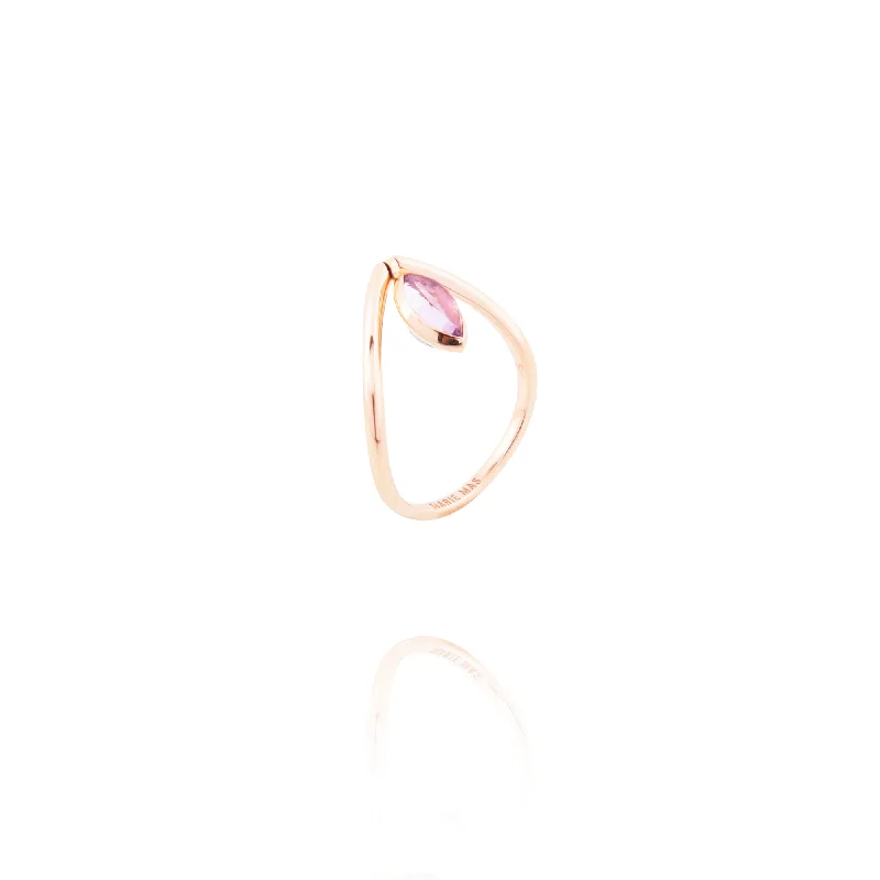 Tourmaline Gemstone Rings in 18K Two - Tone Gold with a Floral - Shaped Setting for a Feminine TouchSwinging V 18K Rosegold Ring w. Topaz & Amethyst