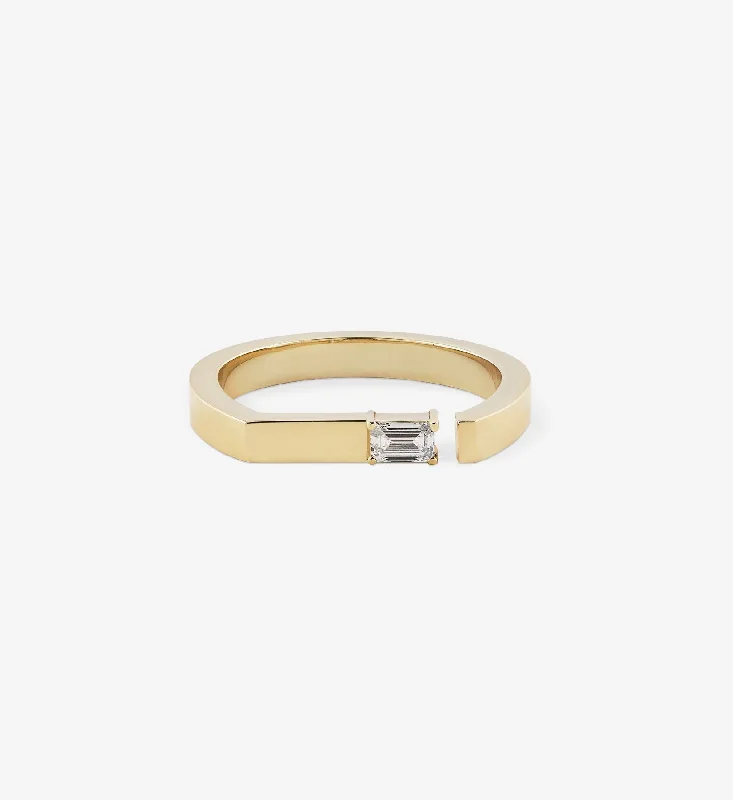 Opal Gemstone Rings in Rose Gold with a Milgrain Edge for a Feminine and Romantic StyleEmerald-Cut Diamond Split Bar Ring 0.15