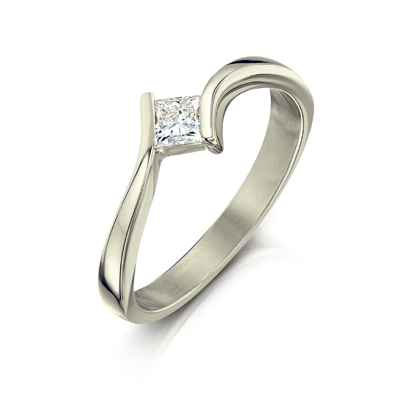 Vintage - Inspired Engagement Rings with Filigree Work and Emerald - Cut Center StonePrincess Solitaire 0.25ct Diamond Ring in 9ct White Gold