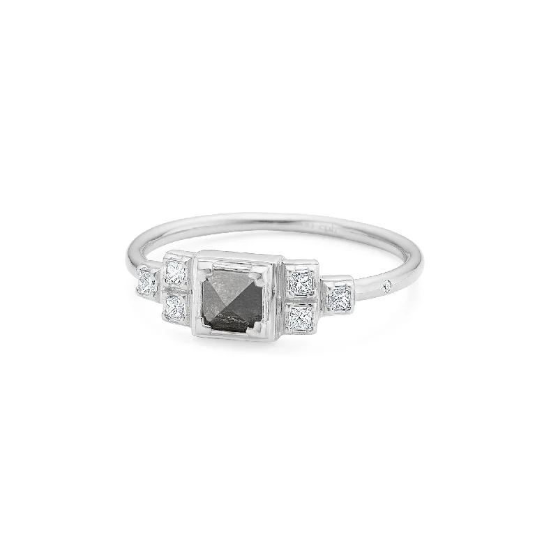 Tourmaline Gemstone Rings in 18K Two - Tone Gold with a Floral - Shaped Setting for a Feminine TouchRaw Classic Pointy 18K Whitegold Ring w. Diamonds