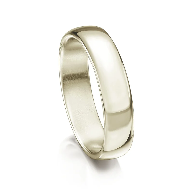 Custom - Engraved Titanium Wedding Bands with Personalized Messages for a One - of - a - Kind and Sentimental PieceTraditional 5mm Wedding Ring in 9ct White Gold