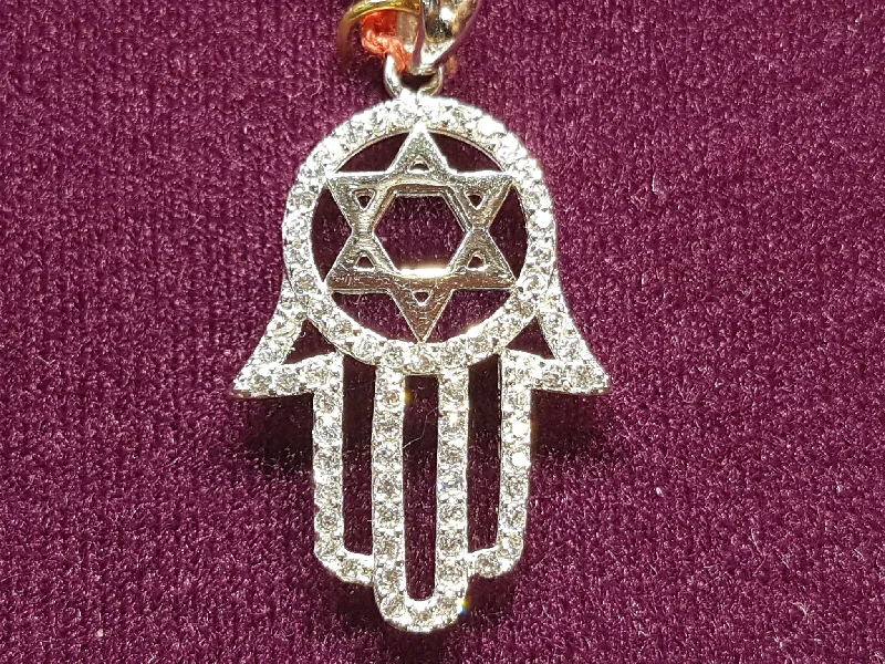 Zodiac Sign Pendant Necklace in Rose Gold for Astrology EnthusiastsIced Out Star of David Hamsa Hand Pendant (Silver)